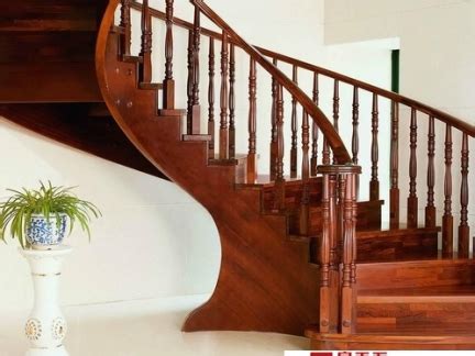 Escaleras con tobogan resbaladilla | Escaleras, Arquitectura, Casas