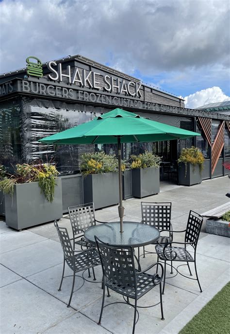 Seattle - The Eating Places