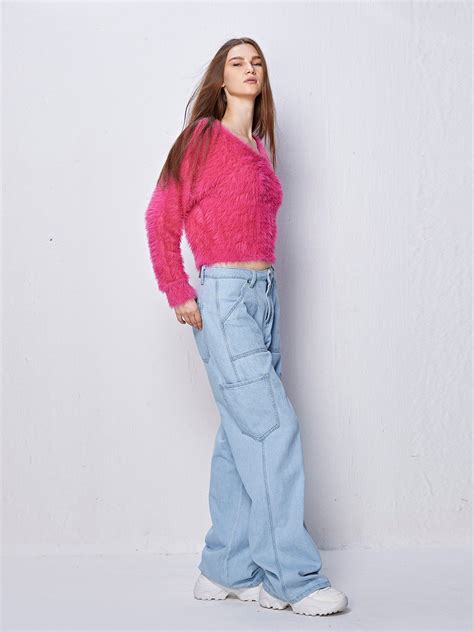 Fuchsia cropped sweater