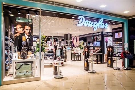 Douglas – мир изысканных духов и косметики - Покупки в Польше