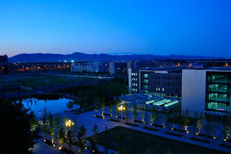 沙河校区夜景-北京航空航天大学