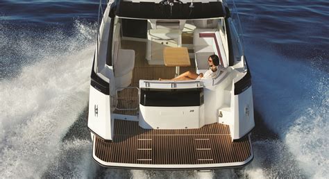 Motorboat Gran Turismo 40 - Powerboat Beneteau