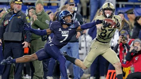 Army secures victory with goal-line stand in closing moments, defeats ...