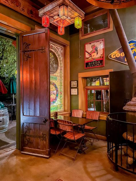 5+ CHARMING Cocktail Bars in Bend, Oregon