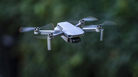 DJI Mini Drone First Look Review 4K Video, OcuSync Same Ultra-Light ...
