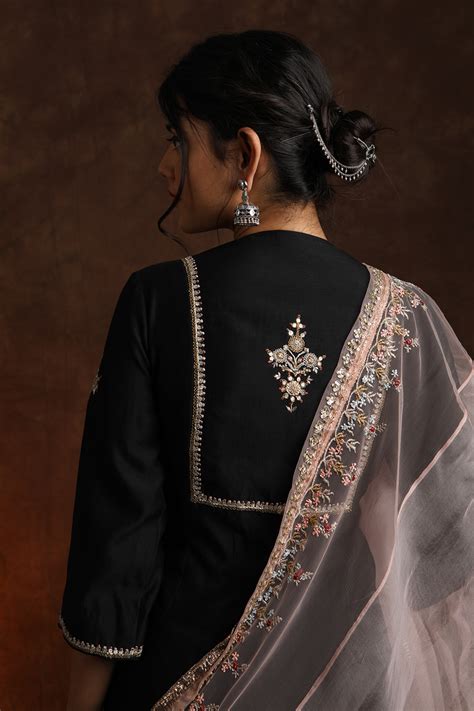 BLACK & OLD ROSE EMBROIDERED KURTA SET (3 PCS) – Anju Modi