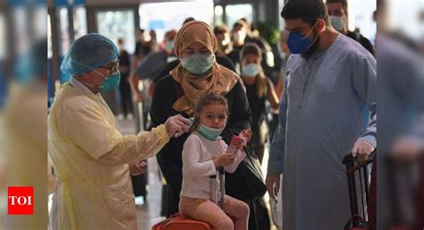 Emirates starts ‘quick blood tests’ for flyers - Times of India