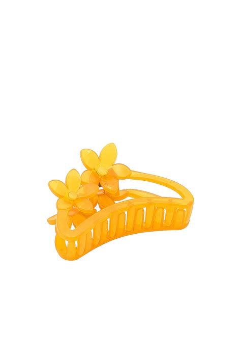 Casa Clara Pebbles Claw Clip in Amber | REVOLVE