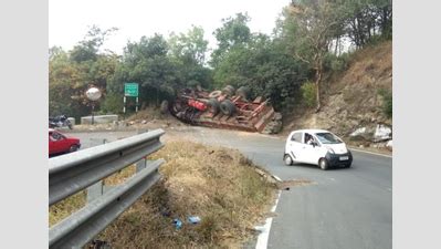 Driver dies as truck falls into roadside pit in Tamil Nadu | Chennai ...