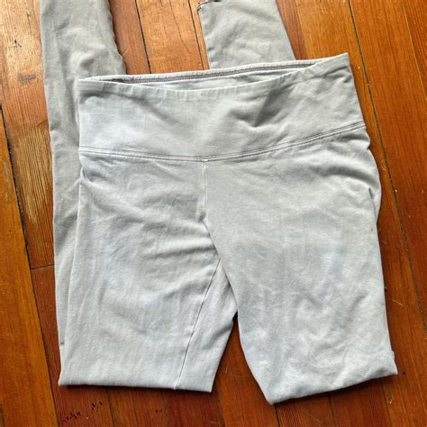 Aritzia cotton leggings in light grey - Depop