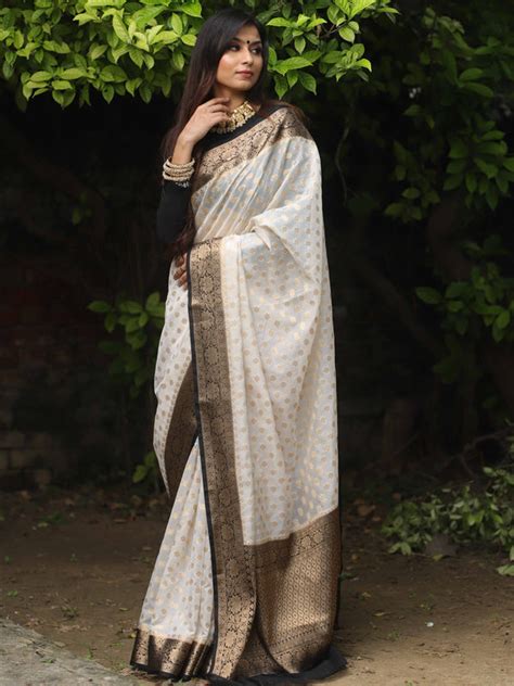 Banarasee Faux Georgette Saree With Zari Work & Contrast Border-White