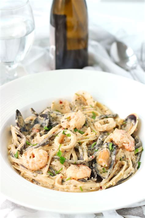 Cream Sauce Seafood Pasta, creamy white wine sauce - That Spicy Chick