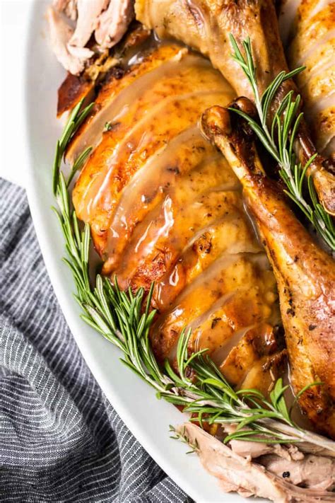 Easy Homemade Turkey Gravy 的图像结果