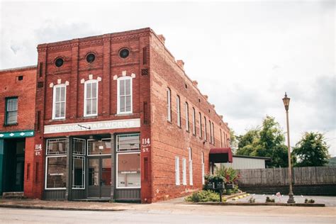 Raymond James Office - Forsyth Building Company Inc.