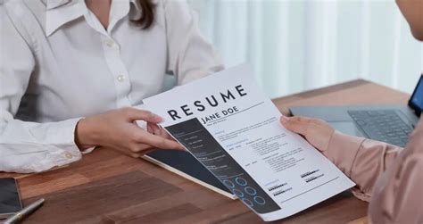 14 Career Objectives to Enhance Your Fresher Resume