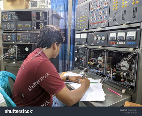 17 Eee Engineer Images, Stock Photos & Vectors | Shutterstock