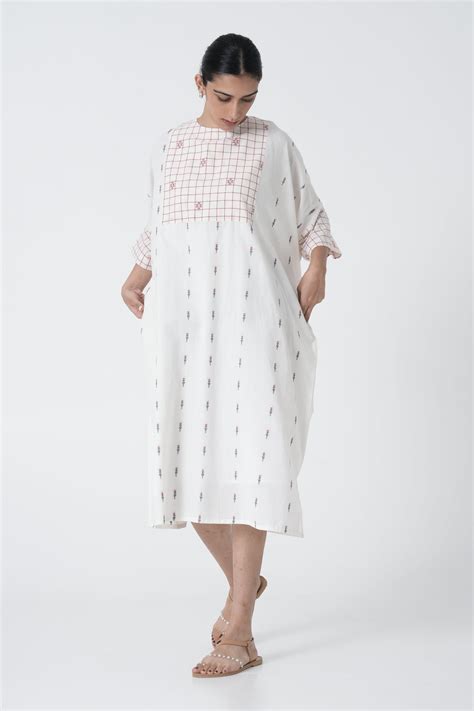 Lily dress – The Kaatn Trail