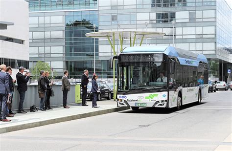 Austria’s largest bus operator testing Solaris hydrogen bus | Autocar ...