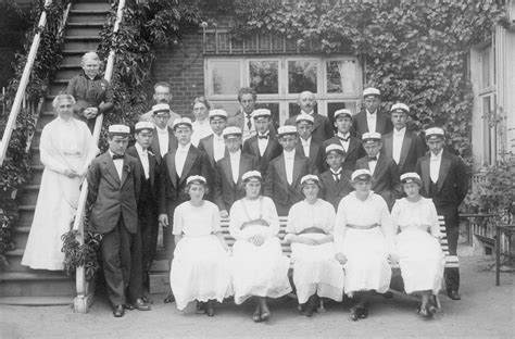 Theodora Lang og Louise Winteler - Pigeskolerne og kampen for kvinders ...