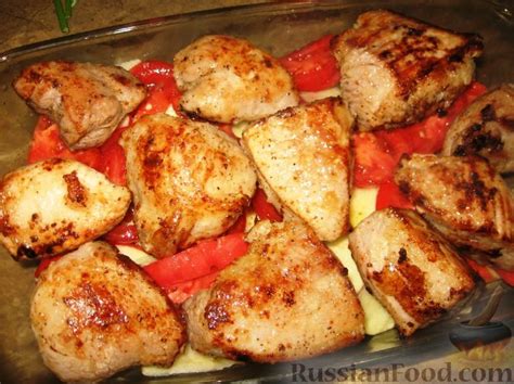 Рецепт: Мясо по-немецки с белым вином, помидорами и яблоками на ...