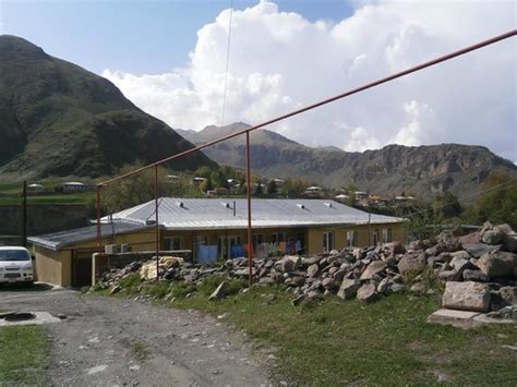 VASILY GUESTHOUSE (Stepantsminda) - Guesthouse Reviews & Photos ...