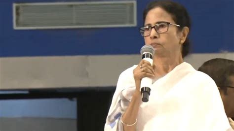 SSC Scam: Kolkata CM Mamata Banerjee Appeals To Protesting Teachers To ...