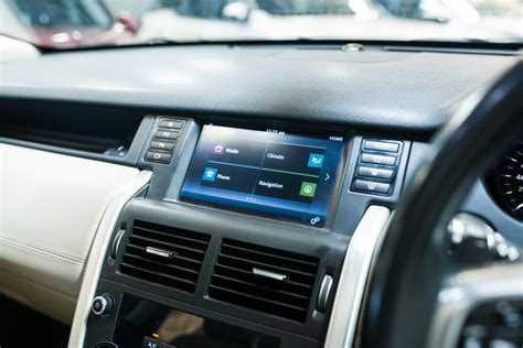 Buy Used Land Rover Discovery Sport 2.0 SE: Luxury SUV