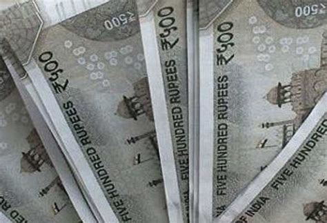 Rupee surges 19 paise to 73.12 amid weak US dollar, positive equities ...