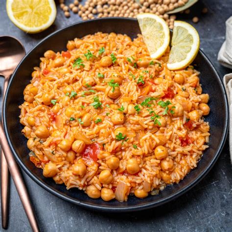 Vegan Spanish Chickpeas and Rice - Vegan Cocotte