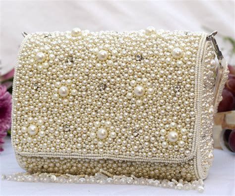Ilesha Clutch – Eena Official
