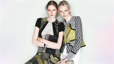 Conservative Dress 的图像结果