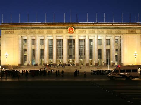 Generalists vs. Specialists: A Dual-track System in China Officialdom