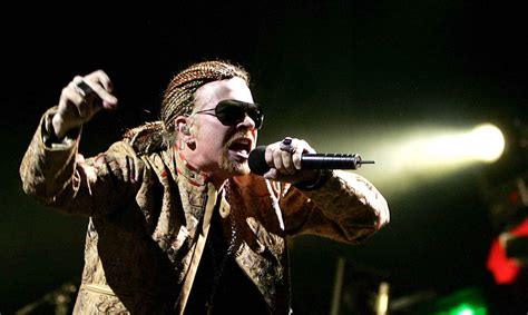 Axl Rose es acusado de agresión sexual contra una exmodelo - Primera Hora