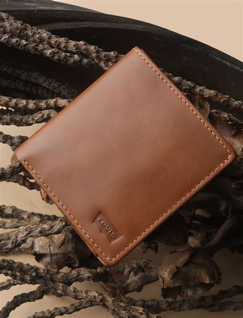 Men's Tan Solid Bi-Fold Wallet – Levis India Store