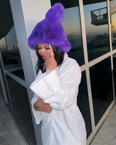 Chinese Kitty Brasil 🇧🇷 | Are you ready for #KITTY tonight!!! 😻👑 @chinesekitty Amazing album ...