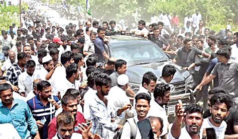 நிபந்தனைகளை மீறி ஆயிரக்கணக்கில் குவிந்த ஒய்எஸ்ஆர் காங்கிரஸார்: சென்னை ...