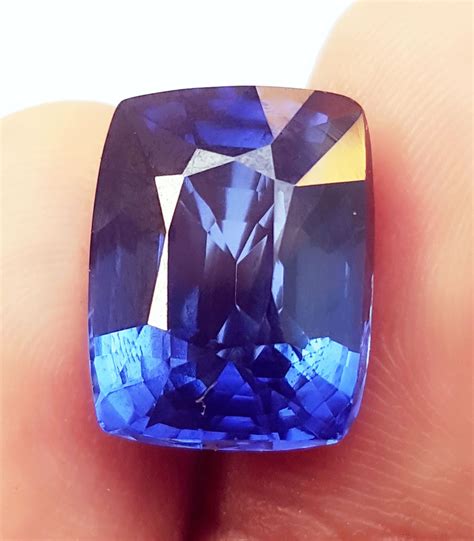 Tanzanite Stone 的图像结果