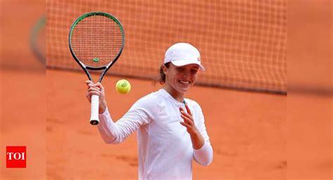 Swiatek puts studies on the back burner to focus on tennis | Tennis ...