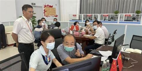 三亚市副市长罗东到12345平台在线接访 共受理群众诉求110件_手机新浪网