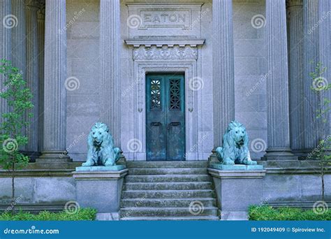 Mount Pleasant Cemetery is a Huge Park-like Area in Central Toronto ...