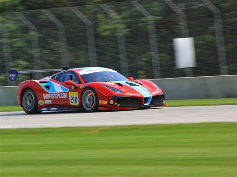 Download wallpaper 1400x1050 car, sports car, red, speed, race standard ...