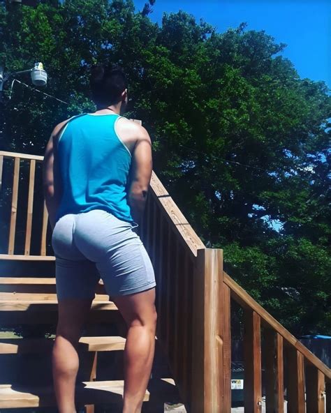 Men In Bed, Muscle Beach, Glutes, Males, Hot Guys, Dude, Bodybuilding