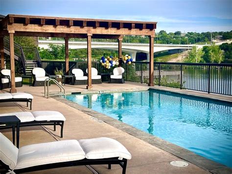 HIDDEN FALLS INN AT LAKE MARBLE FALLS - Hotel Reviews, Photos, Rate ...