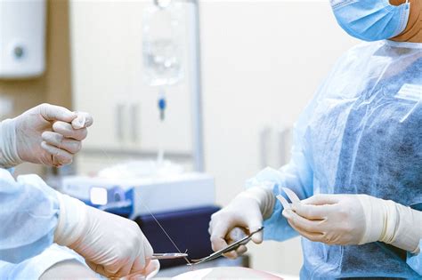 Breast Lift vs Breast Reduction - How To Know Which One Is Suitable For You