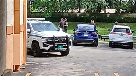 PBSO searching for alleged bank robber near Delray Beach