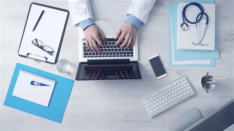 El Colegio de Médicos de Huelva lanza una encuesta para diseñar su Plan ...