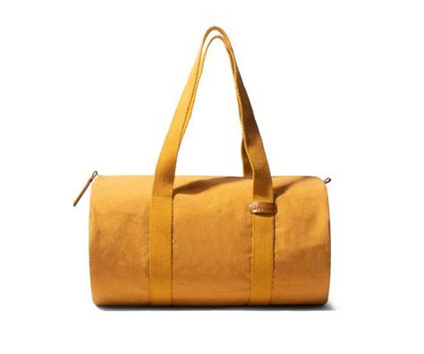 Vacation Getaway Essentials That Are Having A Moment This Season ...