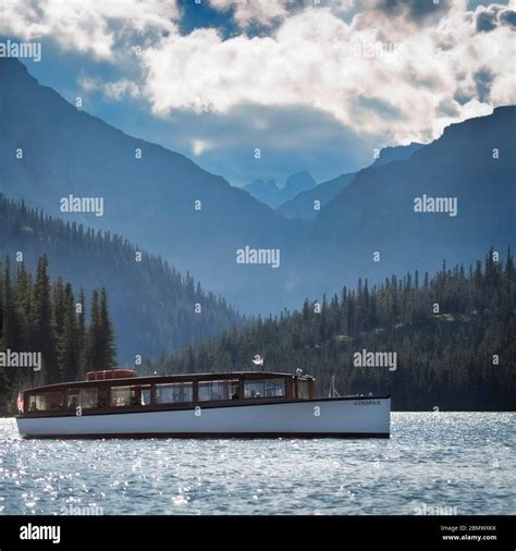 Two Medicine Lake, Montana, Glacier national park Stock Photo - Alamy