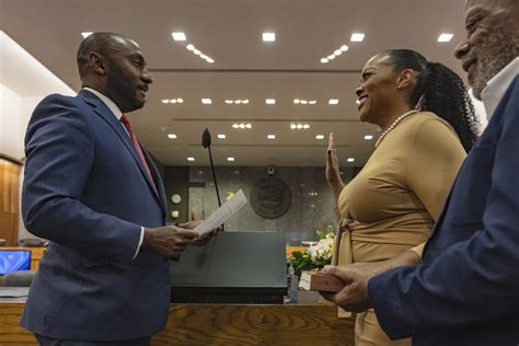 Tami Sawyer takes oath as General Sessions Court clerk - Memphis Local ...