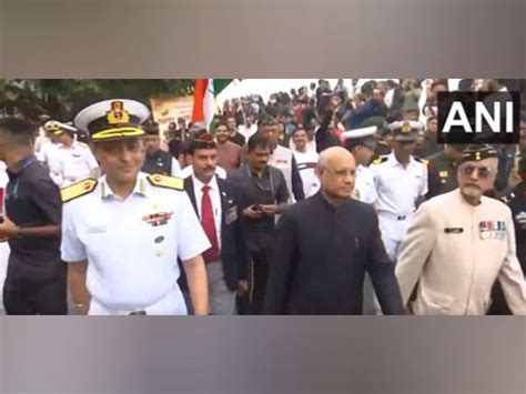 Maharashtra Governor takes part in Armed Forces Veterans Day parade